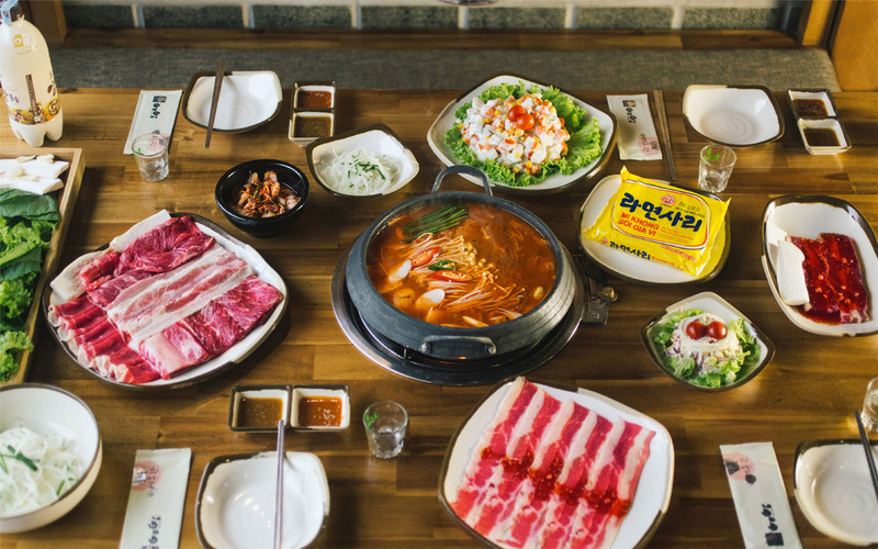 Ăn trưa Sài Gòn “cực no” với list món ngon quên lối về